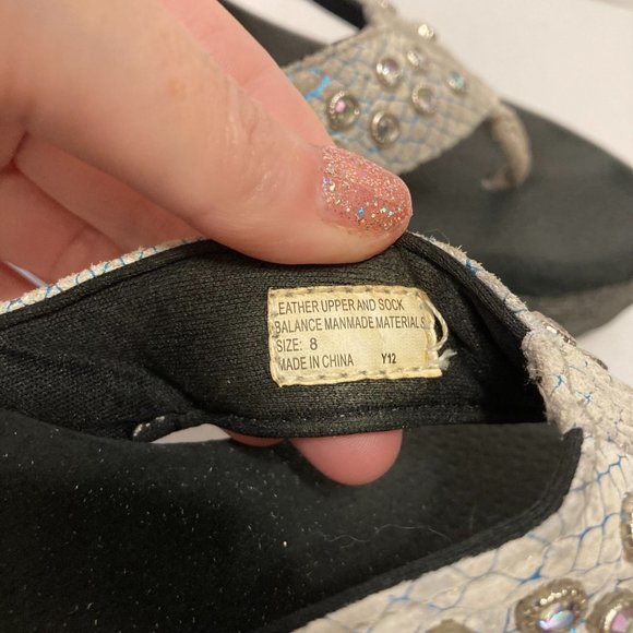 Volatile Rhinestone Thong Sandals Flip Flops Gray - Picture 6 of 9